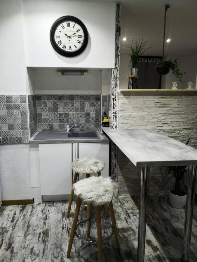 Studio Zen Et Cosy, Neuf En Pleine Ville Saint-Claude Dış mekan fotoğraf